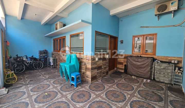 Flash Sale: Two-Story House in Jambangan Surabaya, Newly Built, Excellent Layout, Near Al Hikmah School.