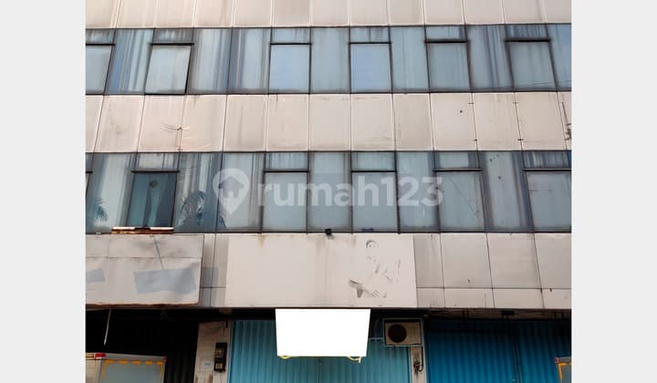 Disewakan Ruko 4 Lantai di Pusat Bisnis Rawamangun