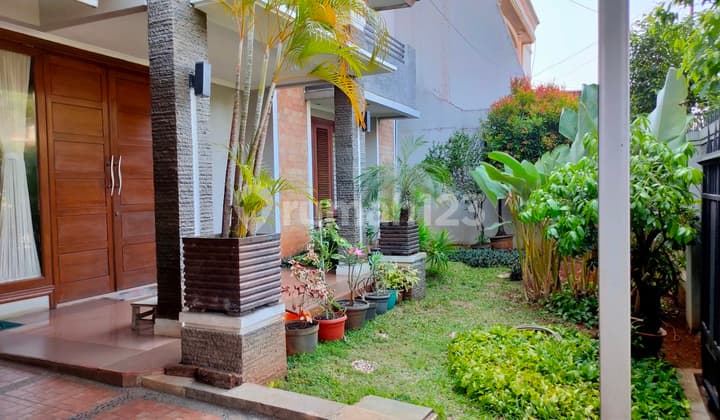 For Sale Beautiful, Green and Comfortable House in Rawamangun