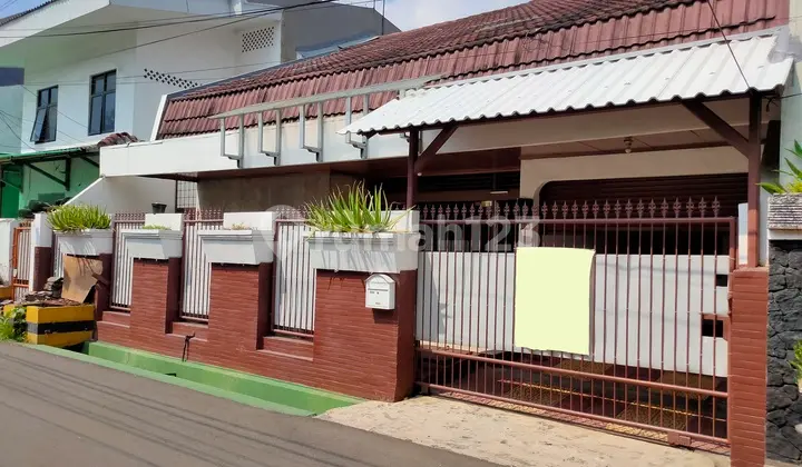 Rumah Nyaman dan Tenang di Rawamangun, Terawat, Siap Huni