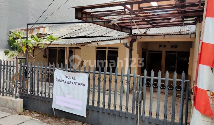 For Sale Damaged House in Kelapa Gading, Clean and Comfortable Neighborhood