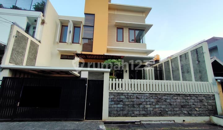 Dijual Rumah Minimalis Keren dan Nyaman di Rawamangun, Full Furnished