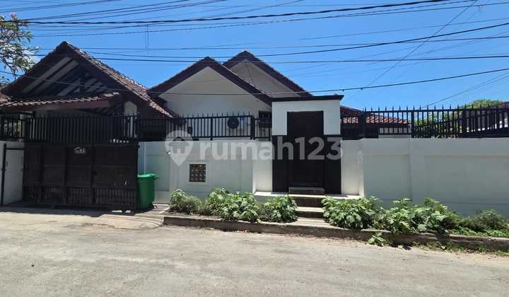House Feels Like Villa Area Balangan Pratama