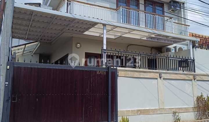 Modern Minimalist House in Renon Area.