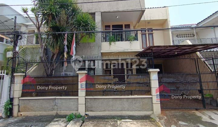 Rumah 2 Lantai Luas Tanah 176 di Jl Tunjung 2 Palmerah Tomang