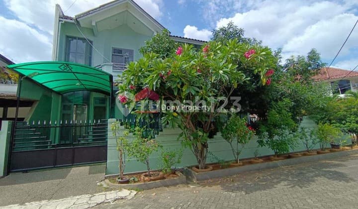 Rumah Hoek 2 Lt Luas Tanah 340, di Taman Kedoya Permai Blok B, Kebon Jeruk