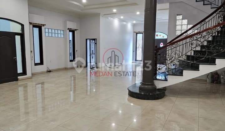 Dijual!!! Villa Grand Polonia