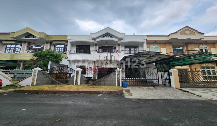 Dijual!!! Villa Padang Golf Mansion