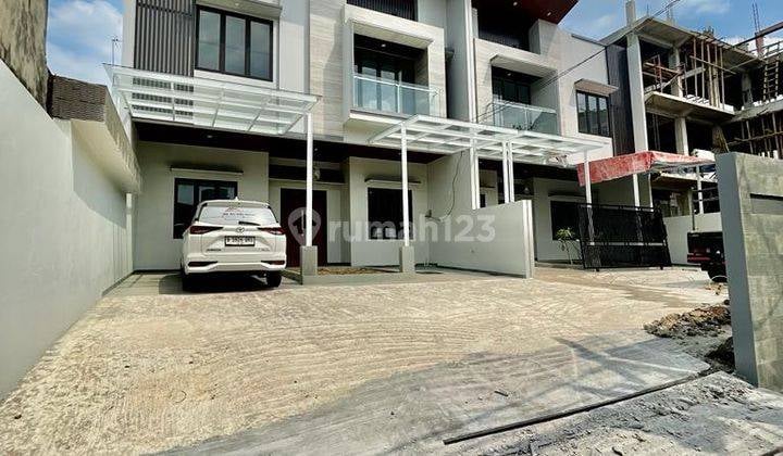 Dijual Rumah 2 Lantai Siap Huni Dilokasi Strategis