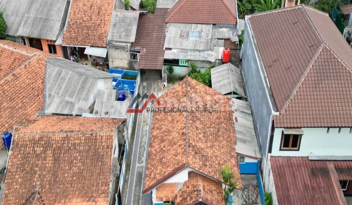 Dijual Rumah Dengan Halaman Luas Hitung Tanah, Sangat Cocok Untuk Rumah Tinggal & Cluster Selangkah Ke Gerbang Tol Krukut di Krukut raya, Krukut