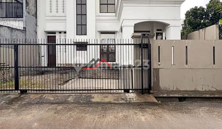 Modern Minimalist Ready-to-Occupy House in a Complex in Lebak Lestari, Lebak Bulus