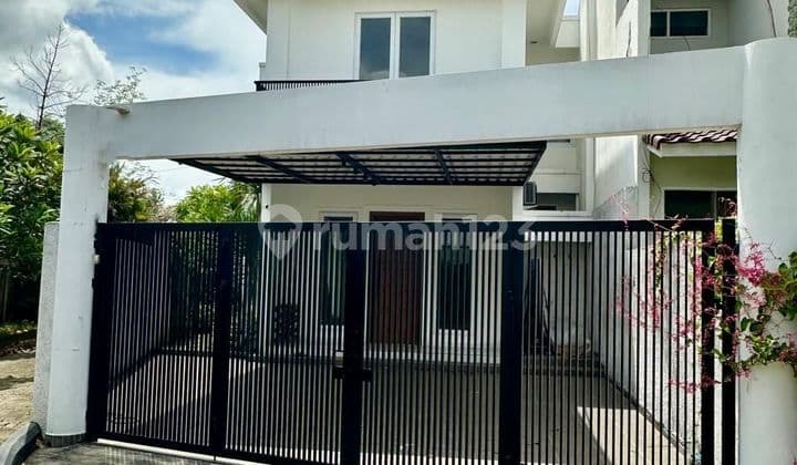 Rumah Siap Huni Dalam Komplek Besar Dekat Ke Mrt Lebak Bulus Jakarta Selatan