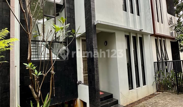 Rumah Siap Huni Dalam Townhouse Dekat Ke Mrt Fatmawati