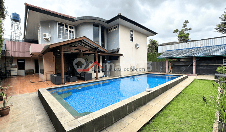 Spacious House with Swimming Pool near MRT Cipete area, South Jakarta