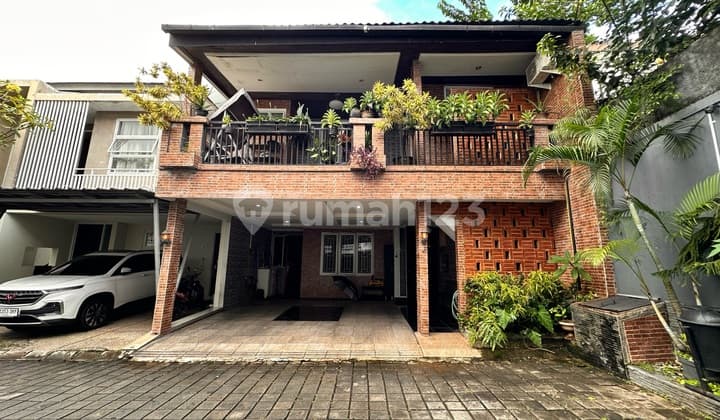 Rumah Modern Minimalis Dalam Townhouse Dekat MRT Fatmawati