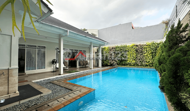 Rumah Kokoh Siap Huni Taman Luas Dekat MRT Fatmawati di Area Lebak Bulus, Jakarta Selatan