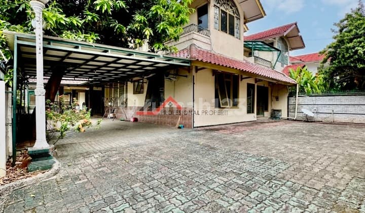 Rumah Terawat Siap Huni Dalam Komplek Besar