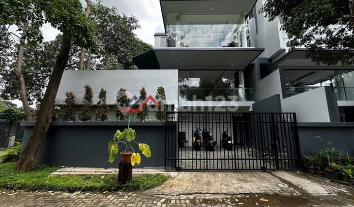 Rumah Baru Siap Huni Tropical Design Dekat Kemang Raya Rumah