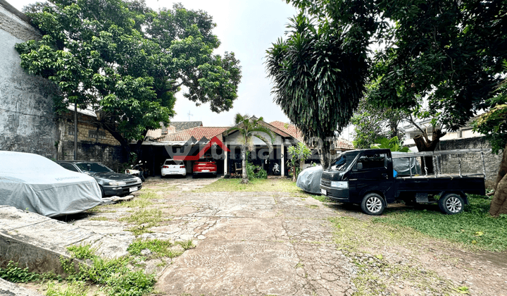 Rumah Lama Hitung Tanah Area Komersil di Cawang, Jakarta Timur