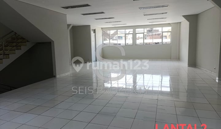 Disewakan Ruko 3 Lantai Siap Huni Lokasi Strategis Tengah Kota Bandung