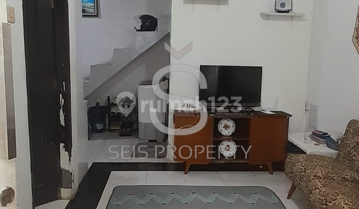 FOR SALE 3-STORY HOUSE IN STRATEGIC LOCATION AT GATSU, BANDUNG CITY