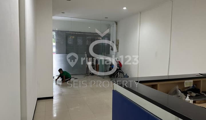 FOR RENT: 3-STORY SHOPHOUSE IN KARAPITAN, BANDUNG CITY