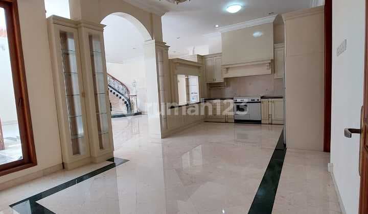 Tropical Modern House in Pondok Indah, Walking Distance to JIS