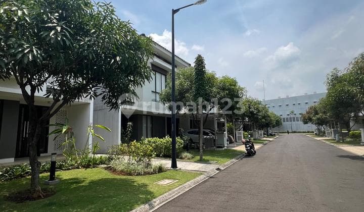 Sewa Cepat Rumah Cluster Btari Kamar 4+1. Kanopi .2 Lantai, di Summarecon Bandung.