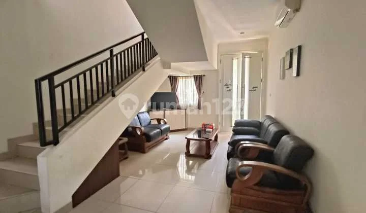 English translation: For Rent 3 Bedroom Furnished House Cluster Amanda - Summarecon Bandung