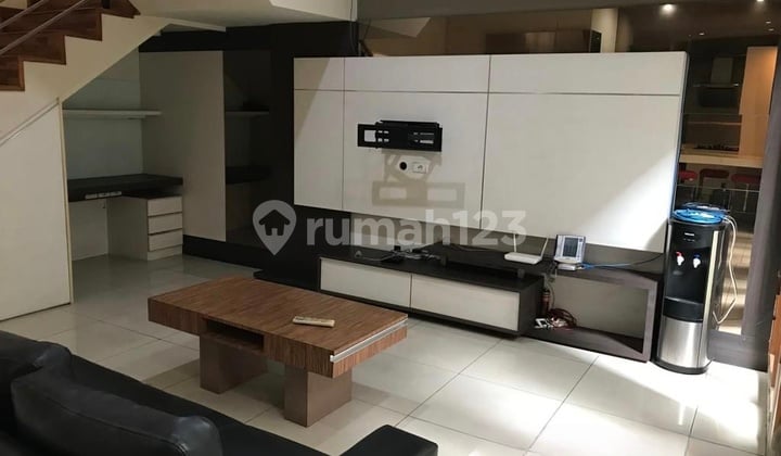 Disewakan Rumah Minimalis Dua Lantaipusat Kota Dekat Maranatha Supermarket