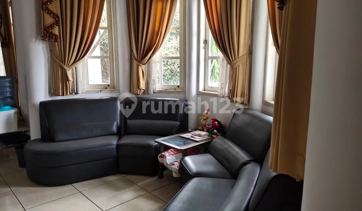 Jual Rumah Dua Lantai Cocok Untuk Rbnb Kamar Luas Ada Teras Nyaman