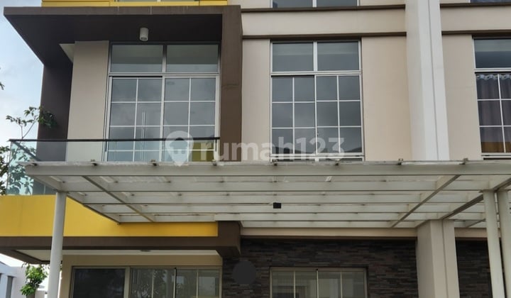 TERMURAH Rumah PIK 2 type 4,5x10 3lantai 3kamar brand new