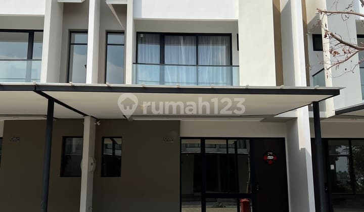Jual cepat rumah PIK2 milenial 6x15 SHM Semi furnish Ada AC MURAH