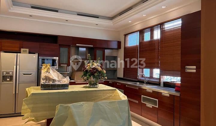 DiJual RUMAH MEWAH BESAR PANTAI MUTIARA ADA POOL