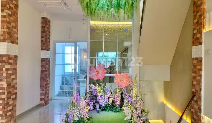 JUAL RUKO SISI JALAN BESAR THEMATIC & CANTIK LUAS 430M2 PARKIR BANYAK U SALON, GYM BAGUS AKSES MUDAH