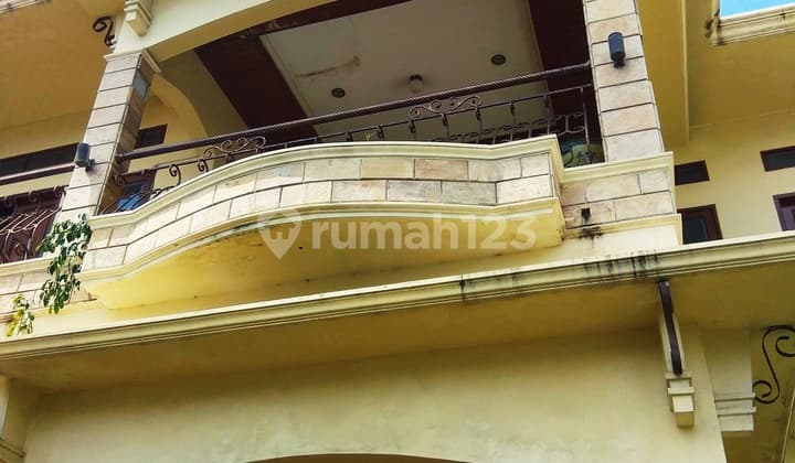 For Sale Cipete House. Antasari, 2 Minutes Walk, Tb Simatupang, 1km to Ftmwti, Livable. Quick Sale.