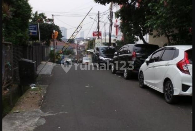 RUMAH TUA RADIO DALAM U/BISNIS BAGUS. DEKAT PONDOK INDAH, FATMAWATI, KEB. BARU PAKUBUWONO JUALMURAH