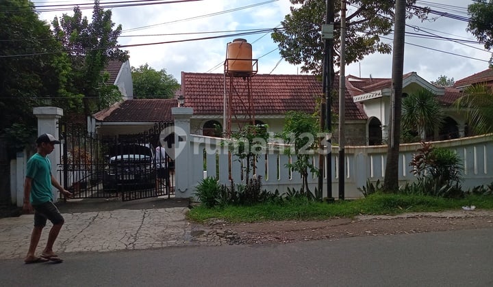 RUMAH ASRI JALAN DELMAN DEKAT PONDOK INDAH,BINTARO BSD RUMAH SEHAT TATA CAHAYA DAN ANGIN TERBUKA BANYAK TAMAN FRESH