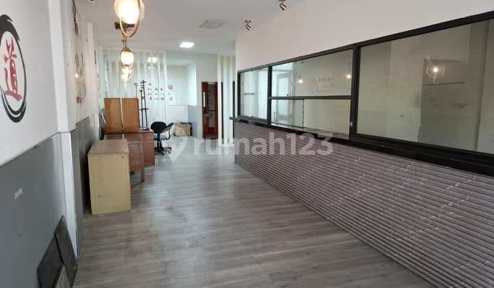 Disewakan Ruko Siap Huni Dan Strategis.taman Surya.jakarta.barat