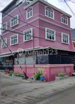 For Sale 4-Story Hook House in Jelambar, West Jakarta