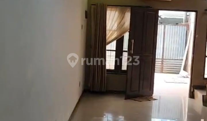 Disewakan.rumah.2.1/2 Lantai.siap.huni Permata Palem Lestari Jkt Barat