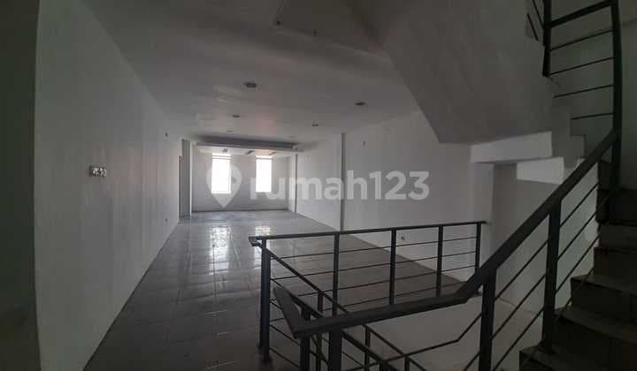 For rent: Permata Palem Kalideres West Jakarta shop house with hook.