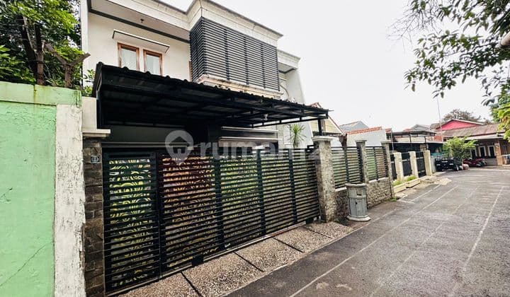 Rumah Mewah 2 Lantai Lokasi Strategis di Jatibening Bekasi