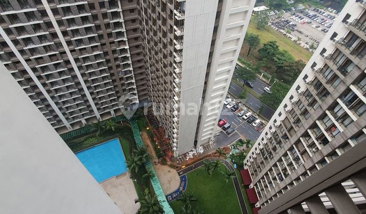 Ready-to-Occupy Skyhouse Apartment BSD South Tangerang (Next to Aeon Mall BSD).