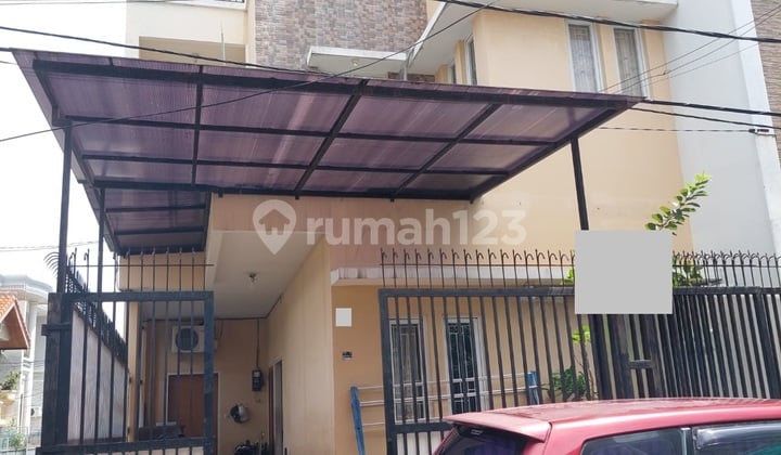 Rumah Siap Huni di Jl. Mandala Selatan X, Tomang, Jakbar