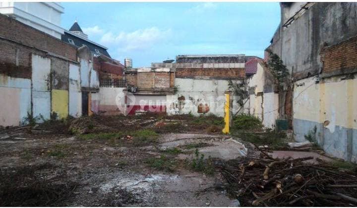 Tanah Strategis, Ngantong, Luas : 741 m² di Jl. Surabaya Hoek Jl. Kimangunsarkoro, Menteng