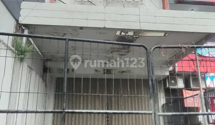 Jual Harga Miring, Ruko 3 Lantai di Jl. Raya Jatiwaringin, Pondok Gede, Lokasi Bagus, Strategis, Cocok untuk Usaha