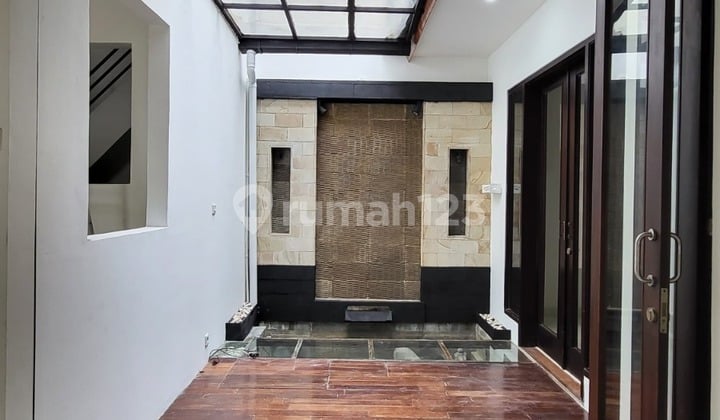 Dijual Rumah Bagus di Emerald Residence Bintaro