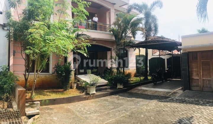 DI JUAL RUMAH 2 LANTAI SIAP HUNI Di Jakarta Selatan
