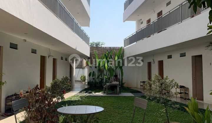 For Sale: 44-door boarding house, 3-story building in Cisauk.